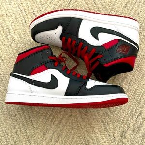 Air Jordan 1 mid, black white and red
